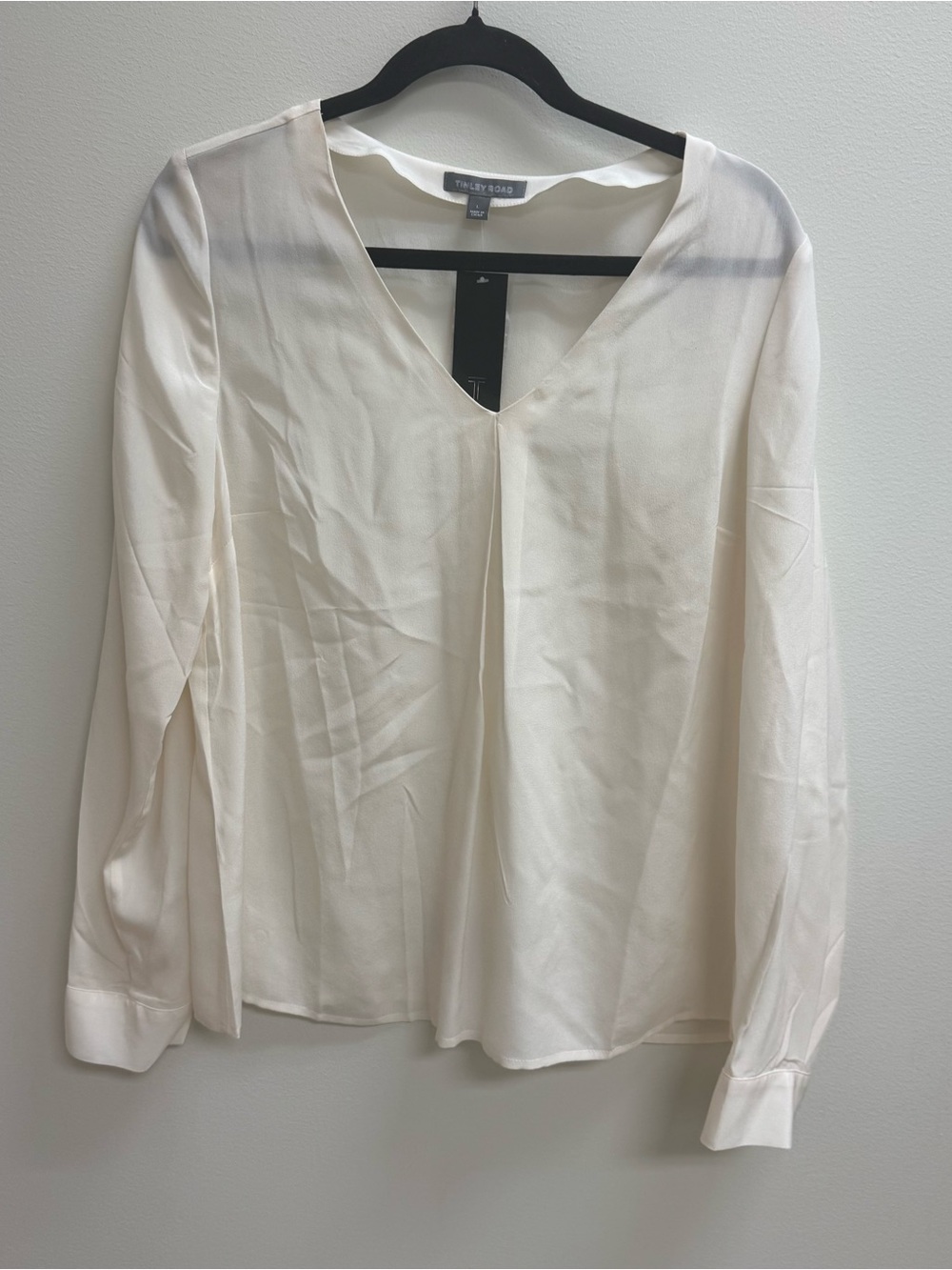 NWT Tinley Road Women's 100% Silk Cream V-Neck Long Sleeve Blouse Size Large NEW